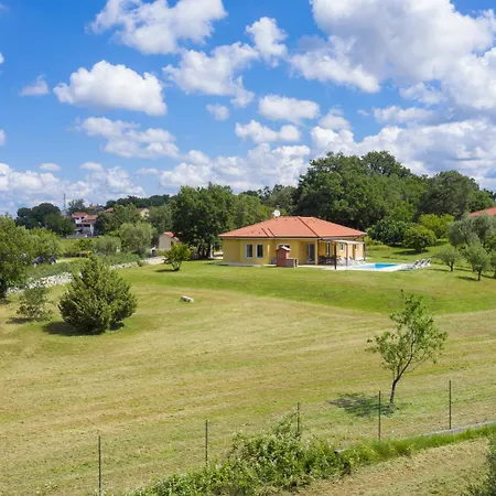 Jana 别墅 罗维尼